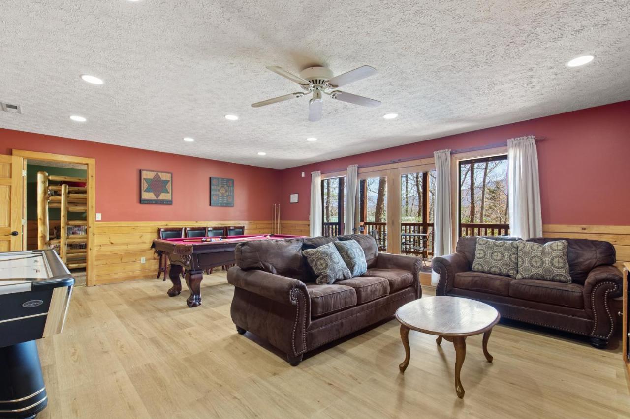 Above The Clouds, 4 Bedrooms, Pool Access, Private, Gaming, Sleeps 16 Gatlinburg Exterior photo