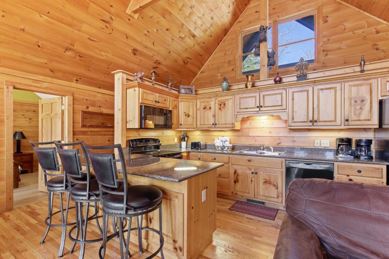 Above The Clouds, 4 Bedrooms, Pool Access, Private, Gaming, Sleeps 16 Gatlinburg Exterior photo